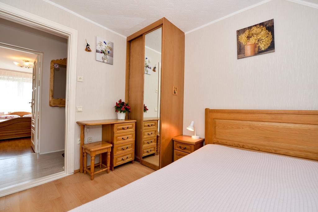 Guesthouse "Nakvyne Pas Zveja" Nagliu Street نيدا المظهر الخارجي الصورة